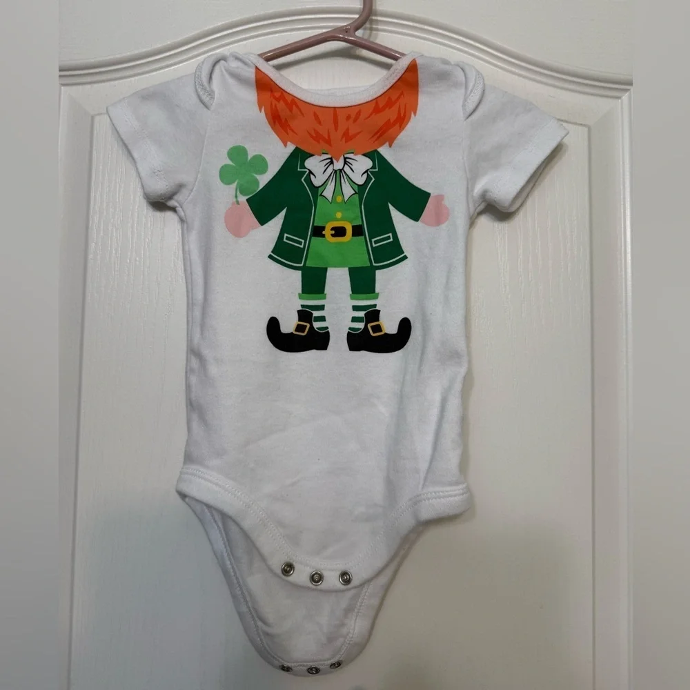 N/A 🔹leprechaun onesie